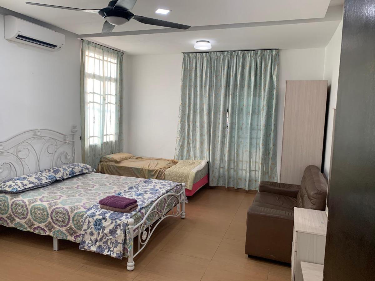 Villaparadise Homestay Batu Pahat Exterior photo