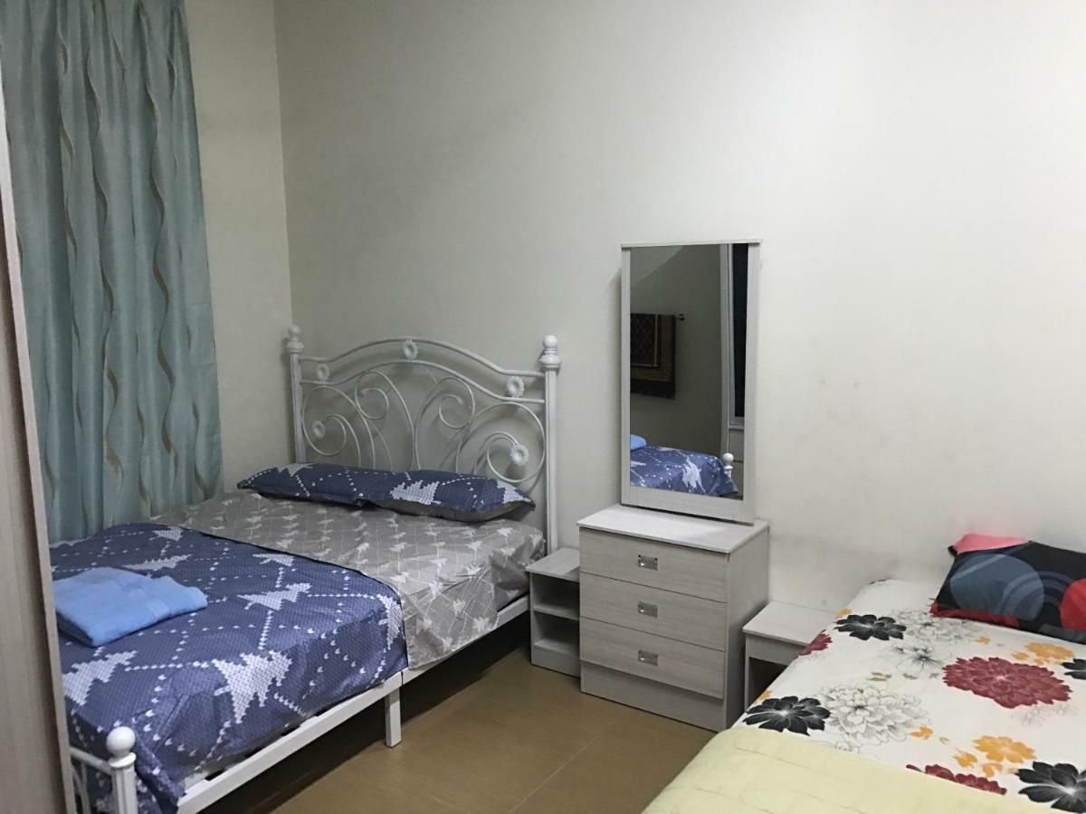 Villaparadise Homestay Batu Pahat Exterior photo