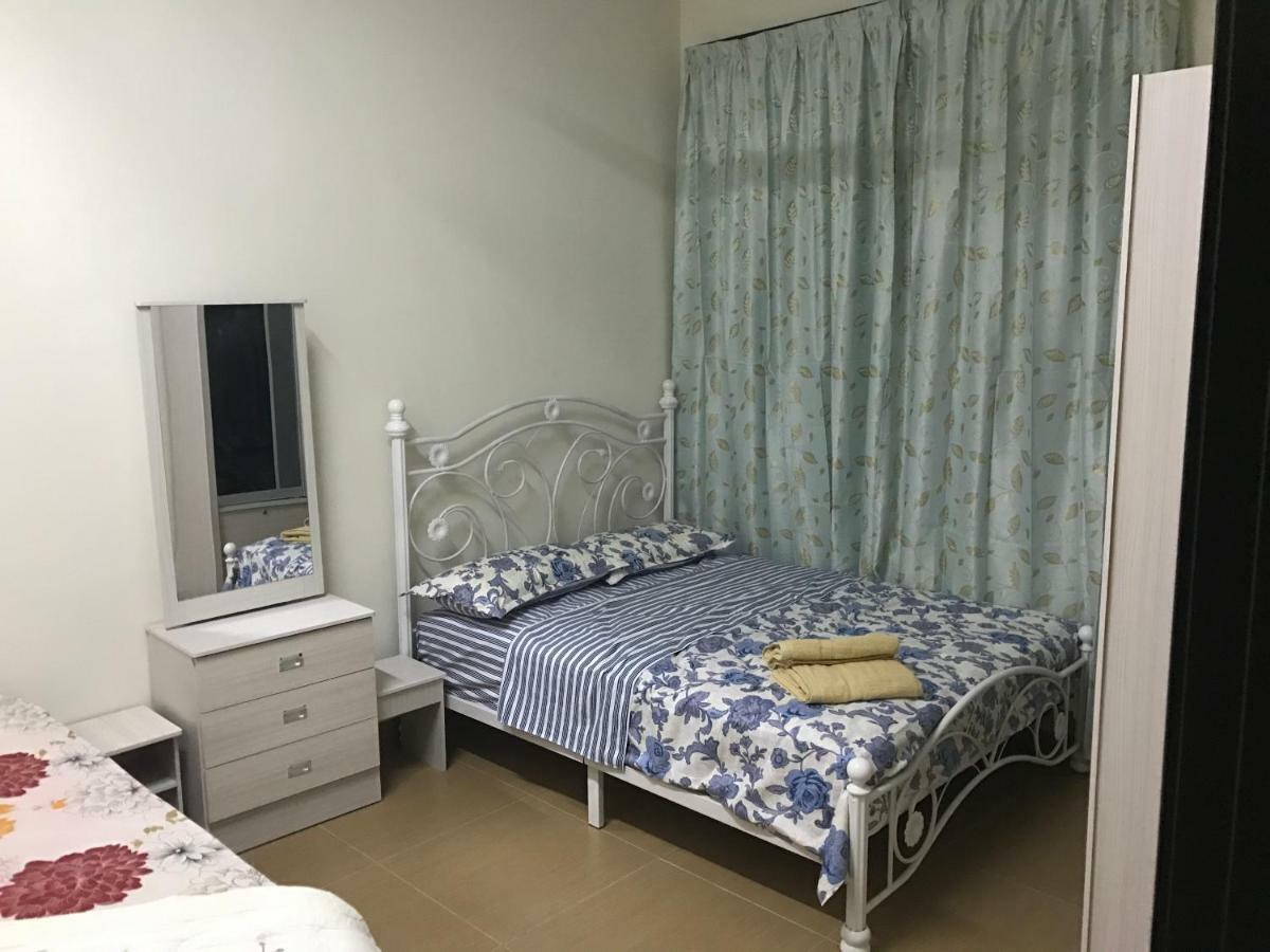 Villaparadise Homestay Batu Pahat Exterior photo